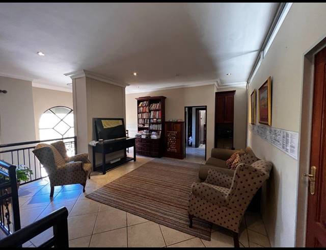 6 BEDROOM HOUSE FOR SALE IN LEEUWFONTEIN ESTATE